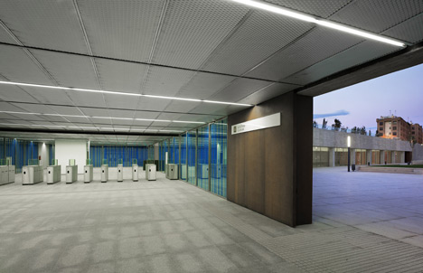 Alboraya-Palmaret metro station by Rstudio