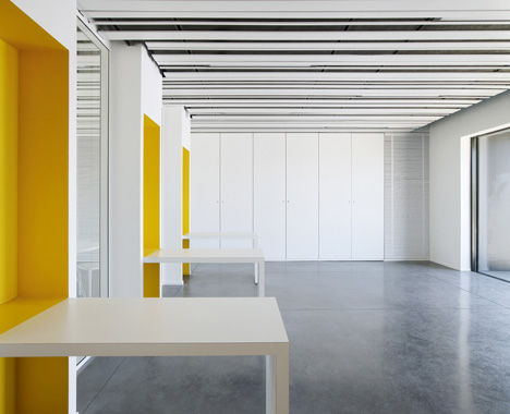 Centre d'Examen du Permis by Samuel Delmas Architectes