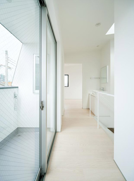 Hi House by Yosuke Ichii Hi House by Yosuke Ichii