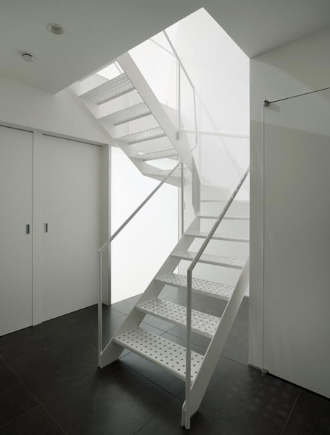 Hi House by Yosuke Ichii Hi House by Yosuke Ichii