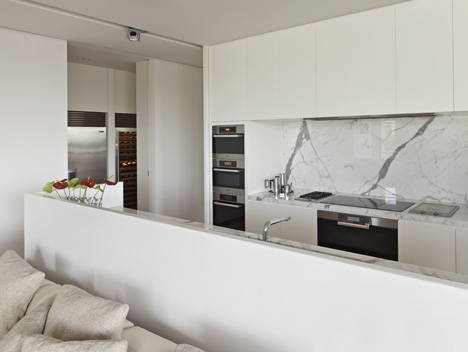 House 20 by Jolson