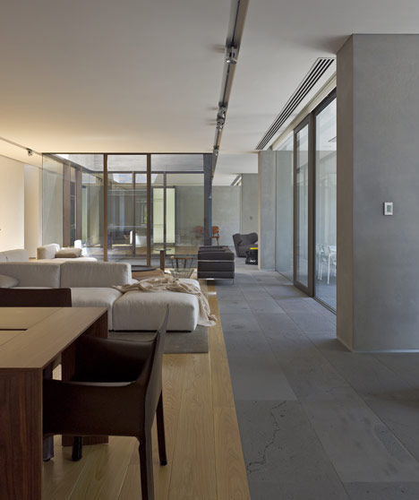 House 20 by Jolson