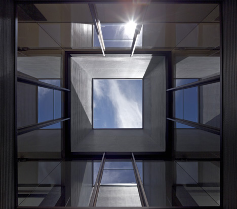House 20 by Jolson