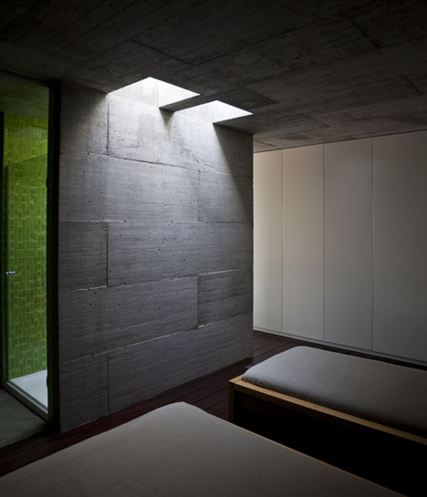 House in Pedrogão by Phyd Arquitectura