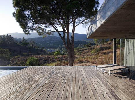House in Pedrogão by Phyd Arquitectura 