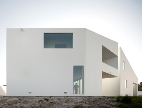 House in Possanco by ARX Portugal Arquitectos