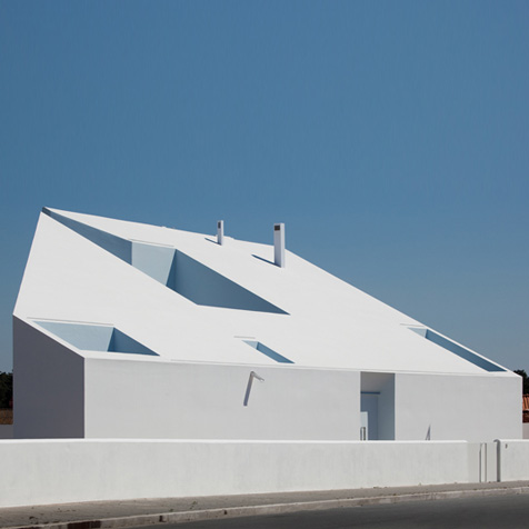 House in Possanco by ARX Portugal Arquitectos