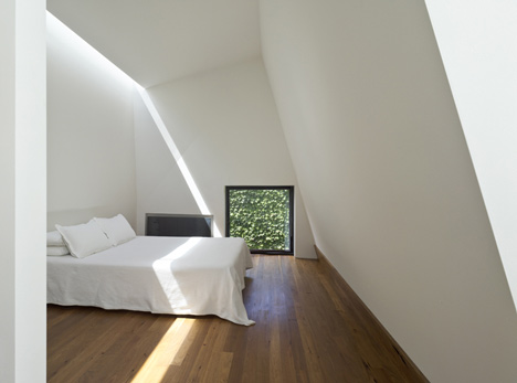 Law Street House by Muir Mendes
