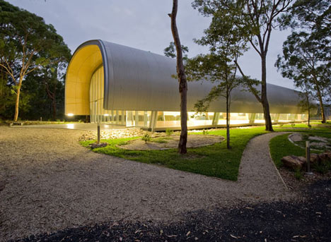 Milson Island Sports Hall by Allen Jack and Cottier Milson Island Sports Hall by Allen Jack and Cottier