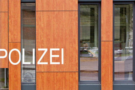 Mobile Police Station by Gesamtkonzept Architekten Mobile Police Station by Gesamtkonzept Architekten