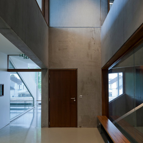 Neighbourhood Centre by Colboc Franzen & Associés