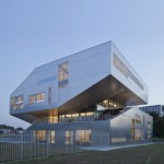 Neighbourhood Centre by Colboc Franzen & Associés