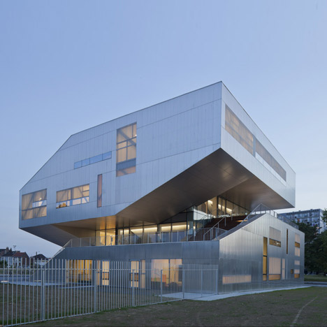 Neighbourhood Centre by Colboc Franzen & Associés
