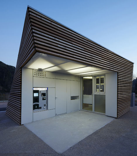 Parking Attendant's Pavilion by Jean-Luc Fugier Parking Attendant's Pavilion by Jean-Luc Fugier