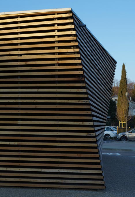 Parking Attendant's Pavilion by Jean-Luc Fugier Parking Attendant's Pavilion by Jean-Luc Fugier