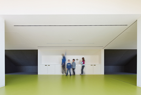 Schule in Winterbach by Archifaktur