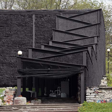 NO99 Straw Theatre by Salto Architects