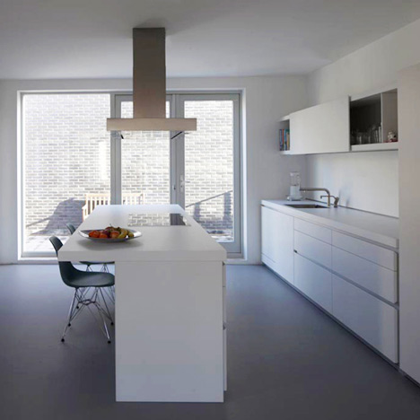 Twisted Corner by Sophie Valla Architects