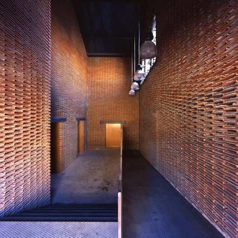 Warehouse 8B by Arturo Franco Office for Architecture