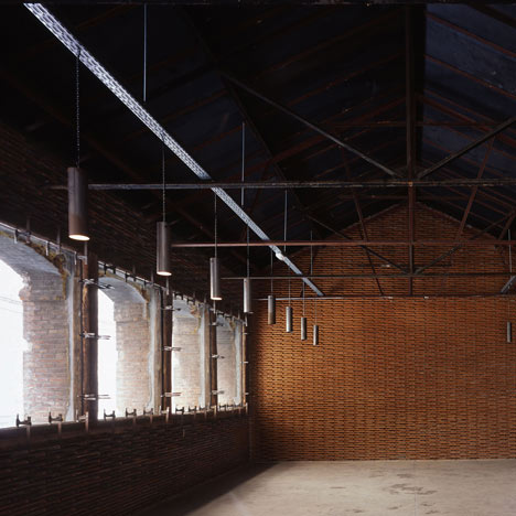 Warehouse 8B by Arturo Franco Office for Architecture Warehouse 8B by Arturo Franco Office for Architecture