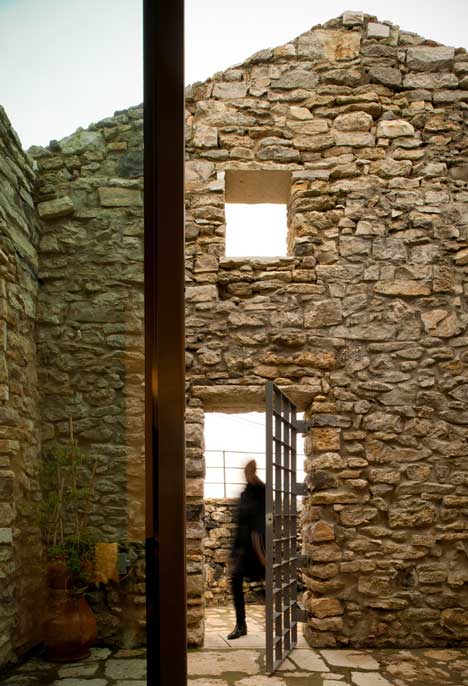 Cabrela House by Orgânica Arquitectura