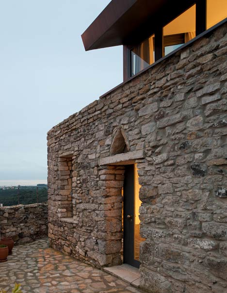 Cabrela House by Orgânica Arquitectura