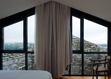 Cabrela House by Orgânica Arquitectura