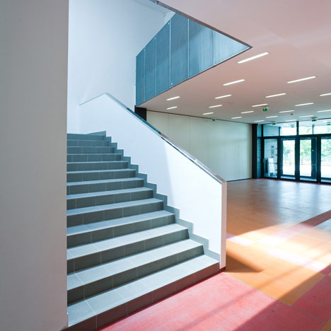 Community centre by MARP and Devenyi es Tarsa