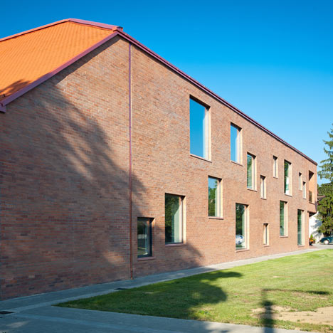 Community centre by MARP and Devenyi es Tarsa