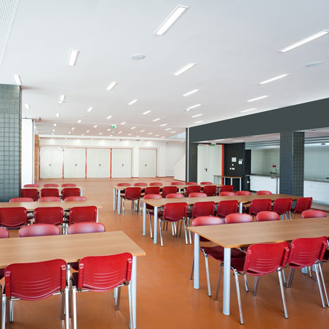 Community centre by MARP and Devenyi es Tarsa