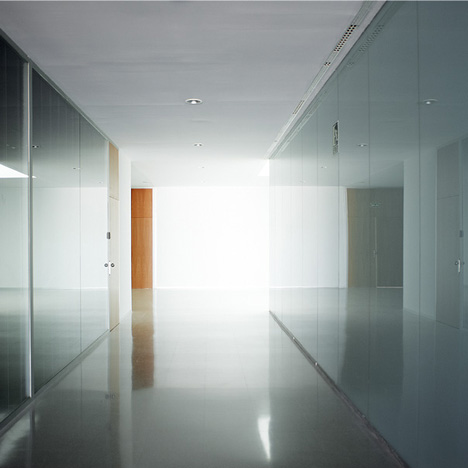 Instituto de Investigacion de Vehiculos by ACXT