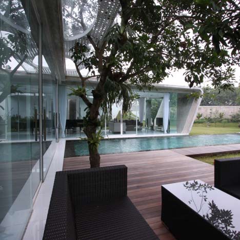 R-House by Budi Pradono R-House by Budi Pradono