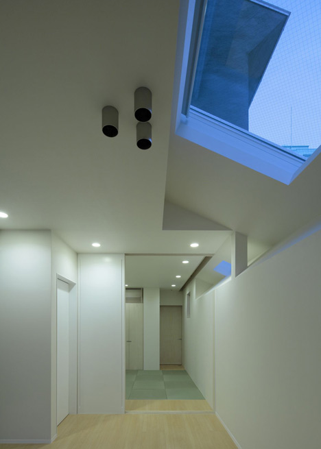 Keyhole House by Eastern Design Office Keyhole House by Eastern Design Office