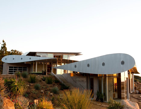 747 Wing House by Studio of Environmental Architecture 747 Wing House by Studio of Environmental Architecture