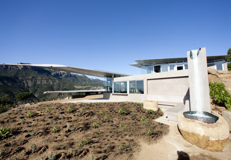 747 Wing House by Studio of Environmental Architecture 747 Wing House by Studio of Environmental Architecture