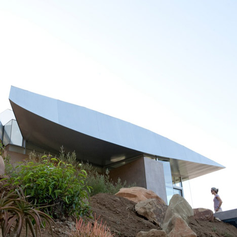 747 Wing House by Studio of Environmental Architecture 747 Wing House by Studio of Environmental Architecture