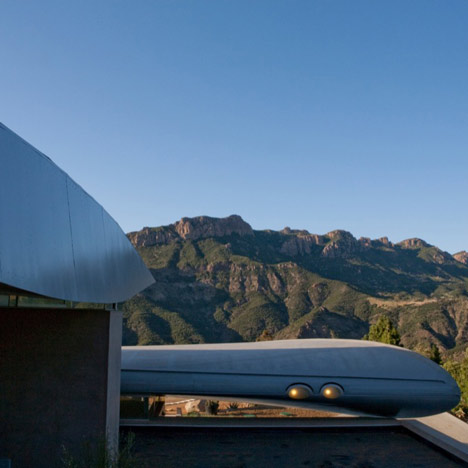 747 Wing House by Studio of Environmental Architecture 747 Wing House by Studio of Environmental Architecture