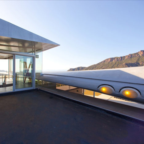 747 Wing House by Studio of Environmental Architecture 747 Wing House by Studio of Environmental Architecture