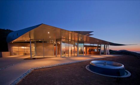 747 Wing House by Studio of Environmental Architecture 747 Wing House by Studio of Environmental Architecture