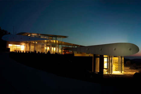 747 Wing House by Studio of Environmental Architecture 747 Wing House by Studio of Environmental Architecture