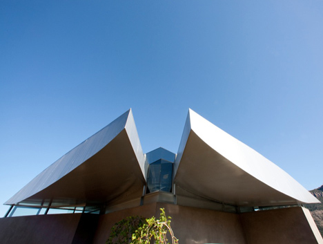 747 Wing House by Studio of Environmental Architecture 747 Wing House by Studio of Environmental Architecture