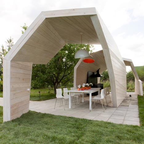 Gazebo for TV show by Za Bor Architects