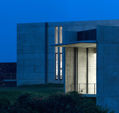 House in Sri Lanka by Tadao Ando