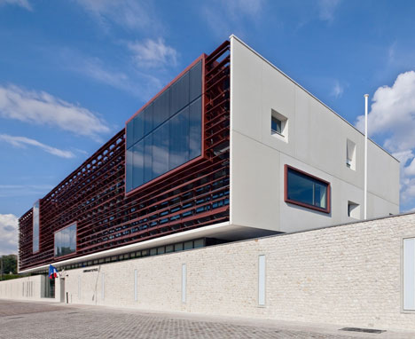 Police Station of Provins by Ameller, Dubois & Associés Police Station of Provins by Ameller, Dubois & Associés