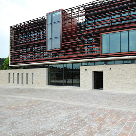 Police Station of Provins by Ameller, Dubois & Associés Police Station of Provins by Ameller, Dubois & Associés