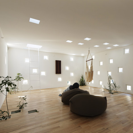 Room Room by Takeshi Hosaka Room Room by Takeshi Hosaka