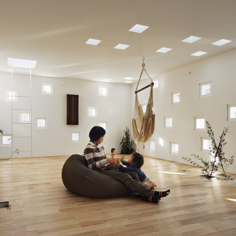 Room Room by Takeshi Hosaka Room Room by Takeshi Hosaka