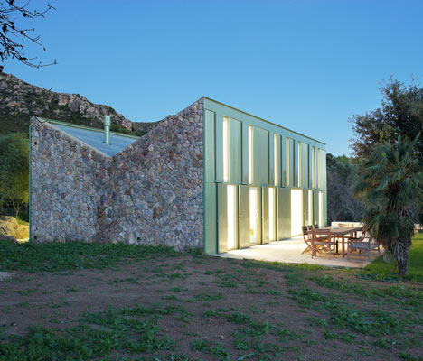 The Banquet by Herreros Arquitectos at the ROM Gallery The Banquet by Herreros Arquitectos at the ROM Gallery