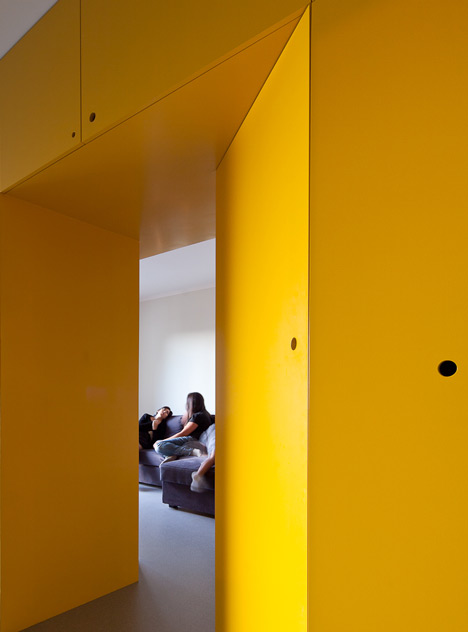 Apartment by Pedro Varela and Renata Pinho Apartment by Pedro Varela and Renata Pinho