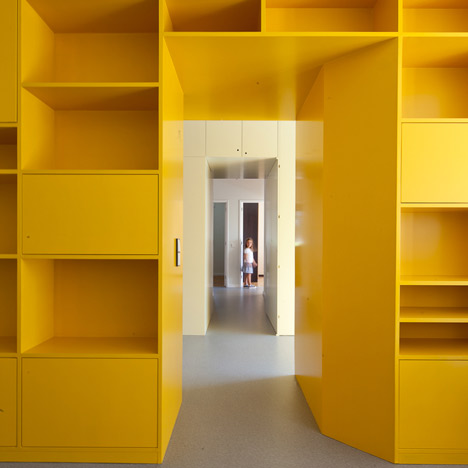 Apartment by Pedro Varela and Renata Pinho Apartment by Pedro Varela and Renata Pinho